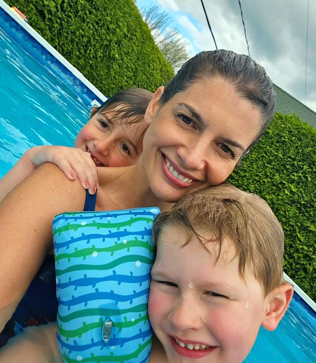 Geneviève Guilbault et ses deux enfants