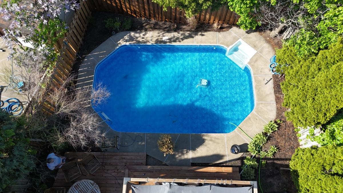 Piscine creusée dans la cour arrière