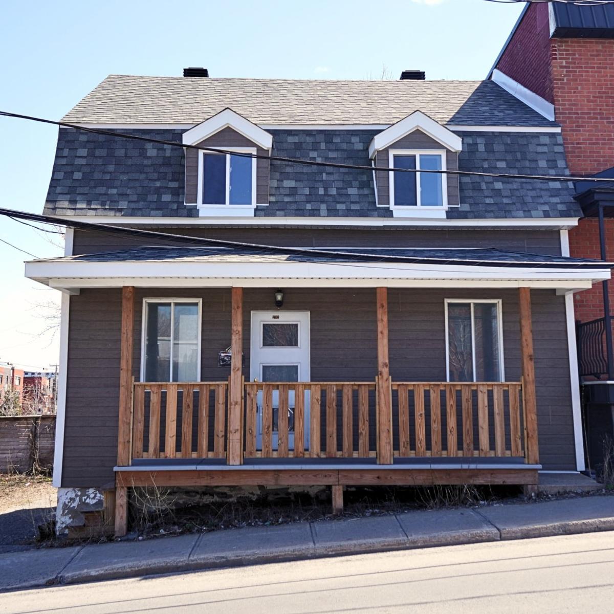 Façade de la maison ancestrale sur la 25e Avenue