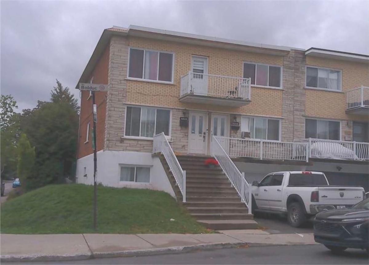 Façade du duplex sur la rue Bolduc