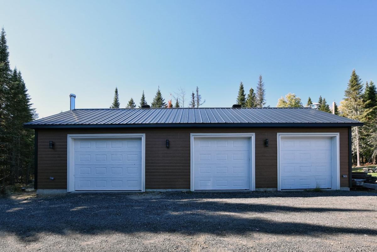 Le garage vu de l'extérieur