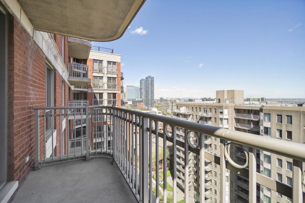 Balcon avec vue sur la ville