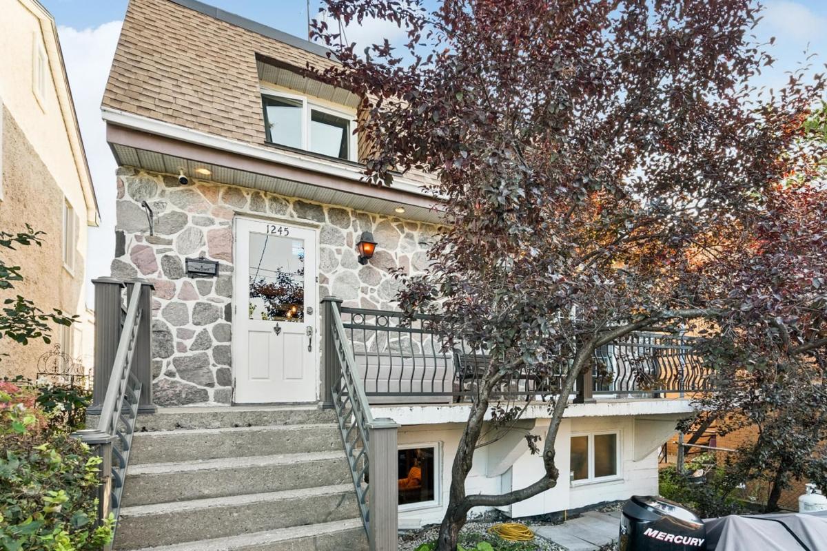 Façade de la maison sur la rue Sherbrooke