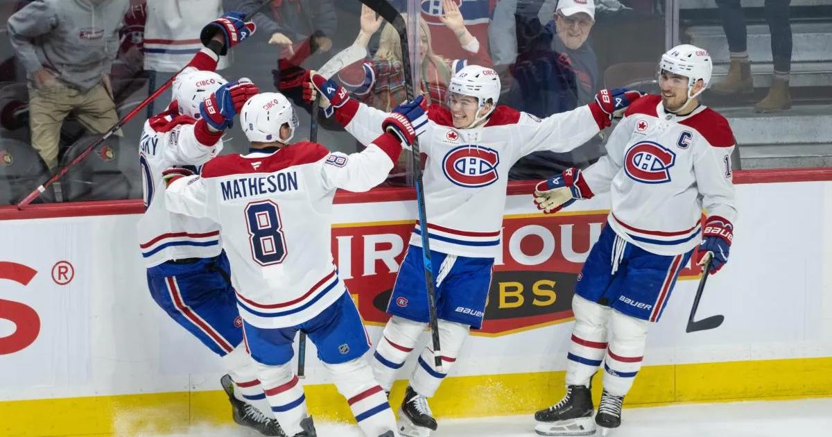 Slafkovsky, Matheson, Caufield et Suzuki célèbrent en blanc