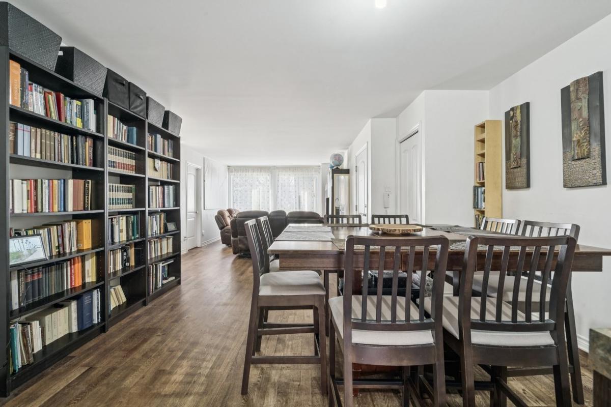 Vue complémentaire de la salle à manger