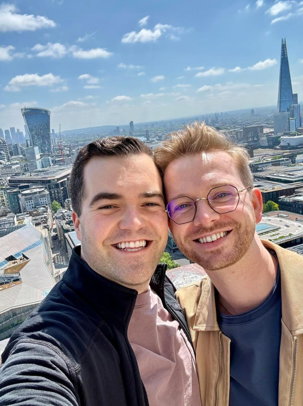 Simon Philibert et son amoureux Charles-Olivier