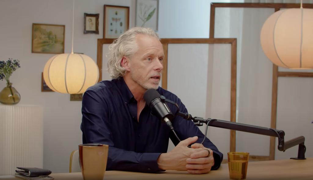 François Lambert au passage du balado Un café avec Judith Fetzer