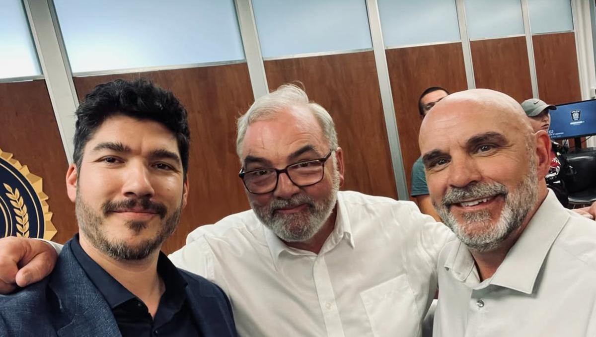 Jason Roy-Léveillée, Gildor Roy et Sylvain Marcel sur le plateau de Dumas