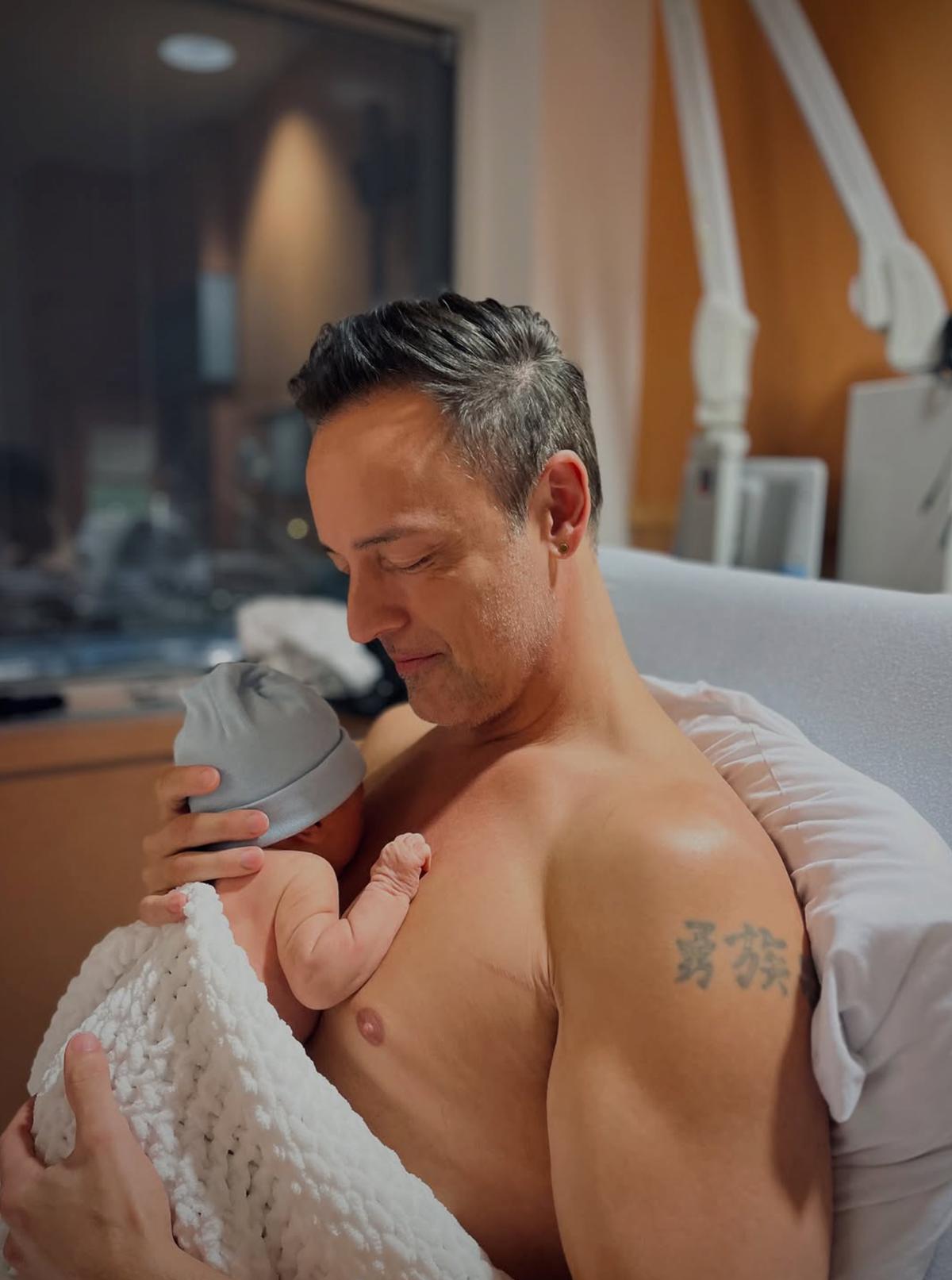 Étienne Drapeau et son bébé