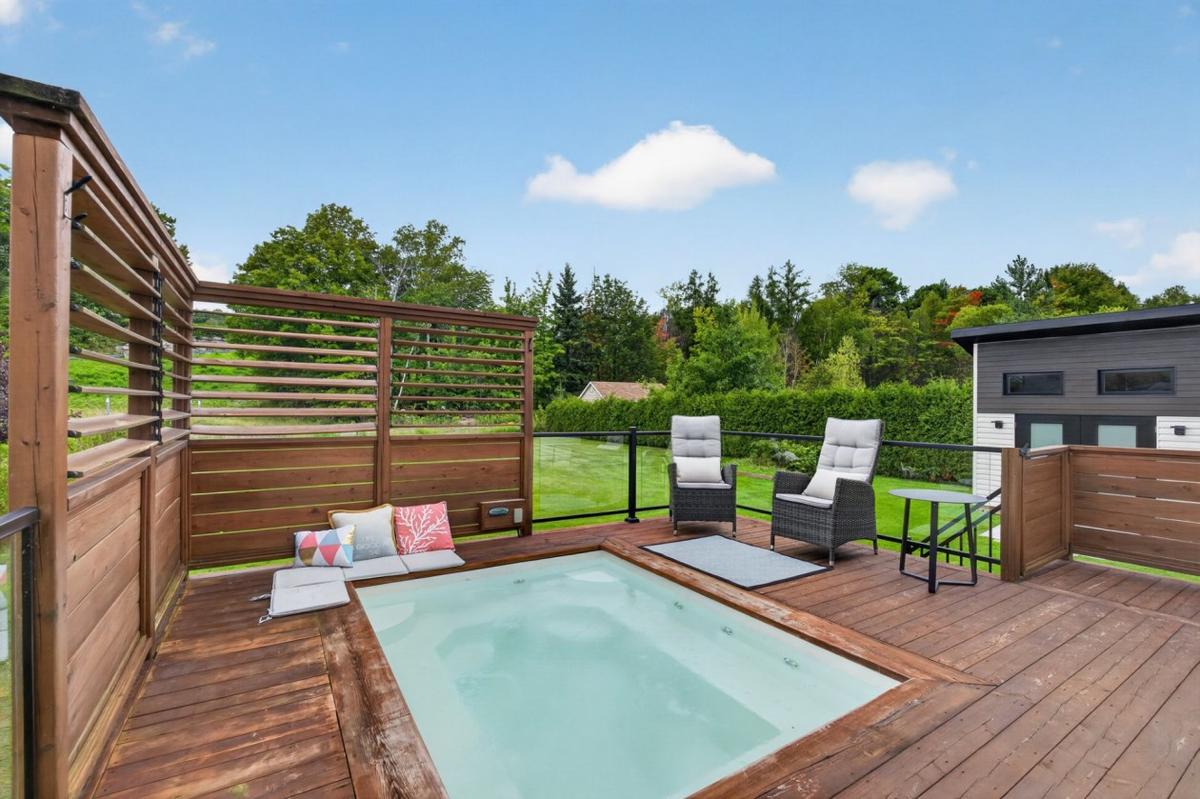 Terrasse arrière et panorama