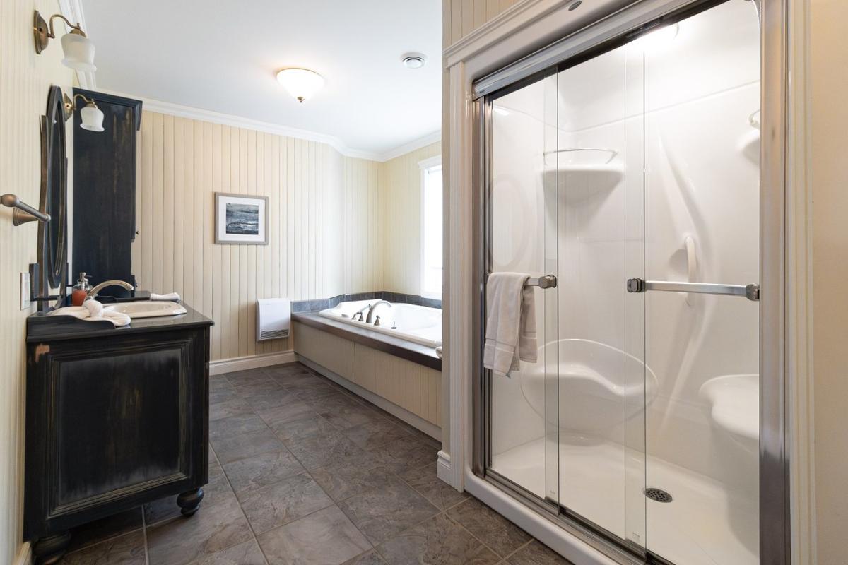 Salle de bain de la suite principale