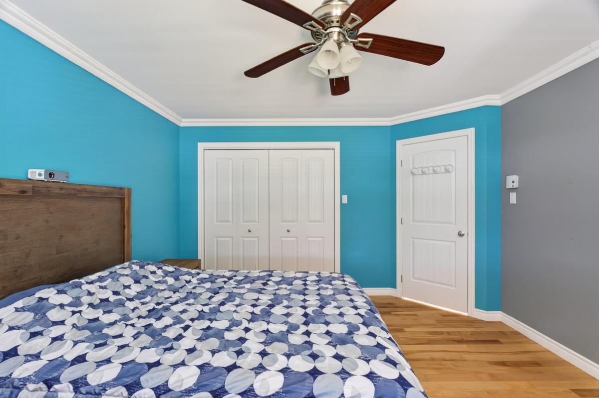 Autre angle de la chambre principale