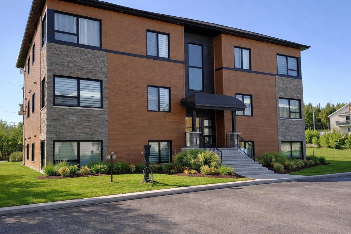 Façade du condo au cœur du domaine résidentiel