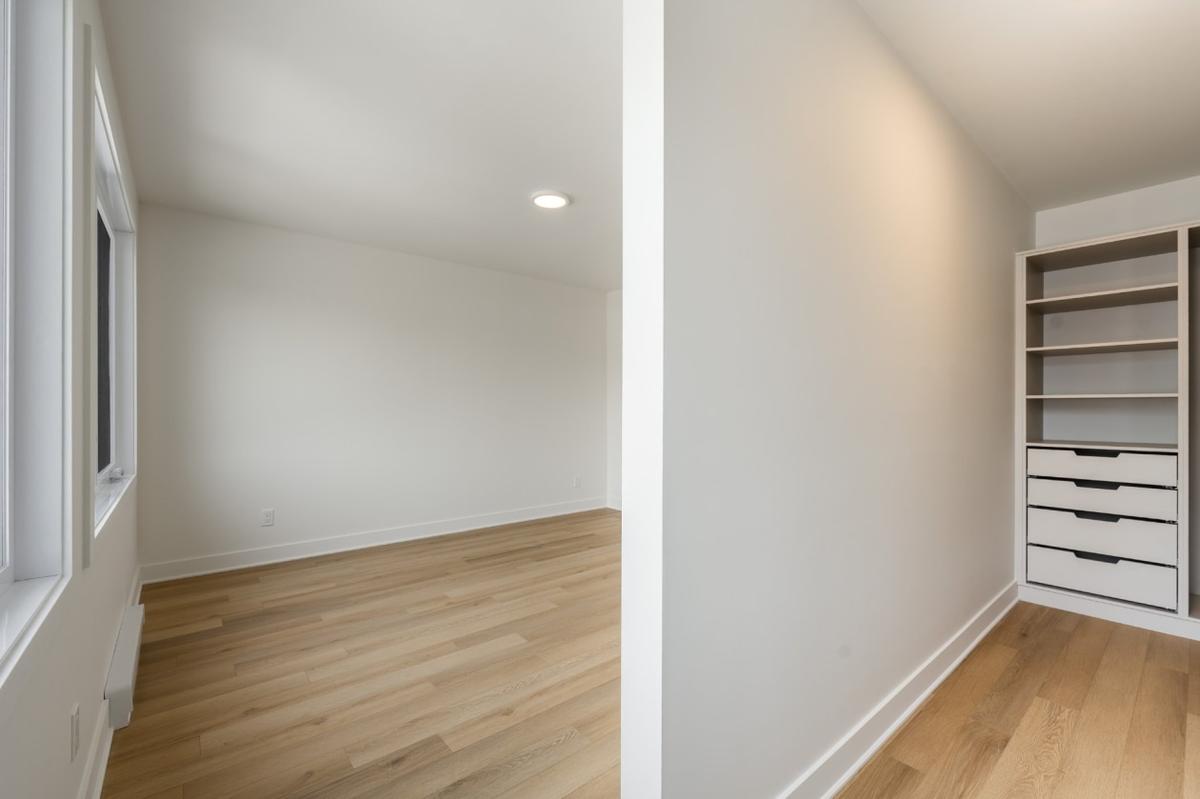 Autre vue de la chambre principale