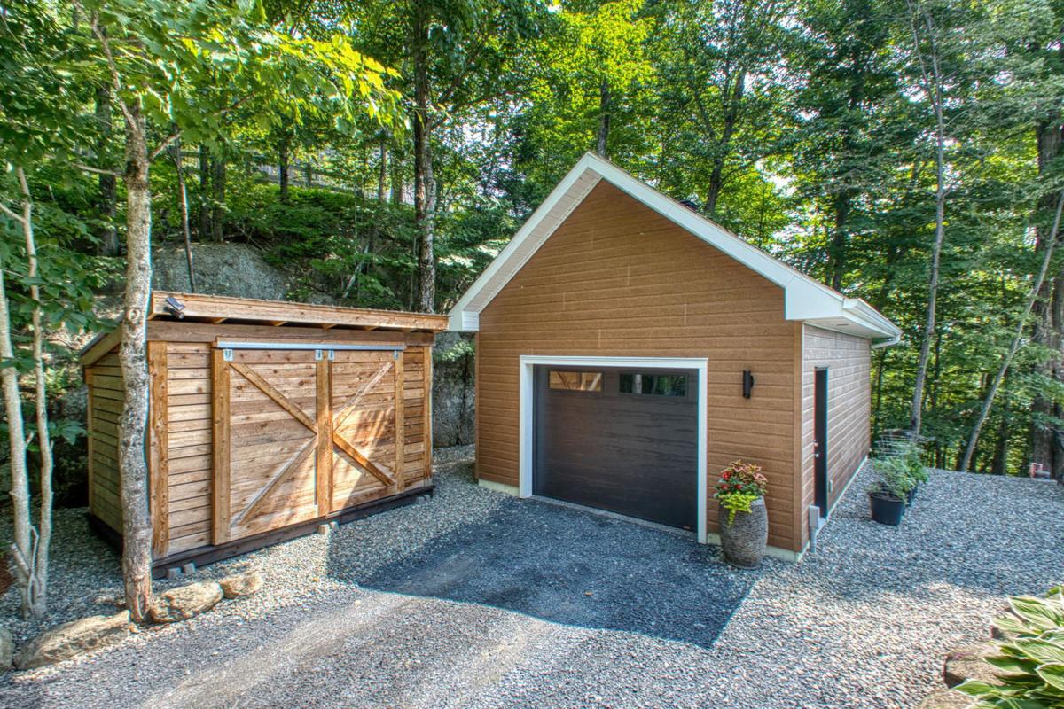 Le garage et les dépendances