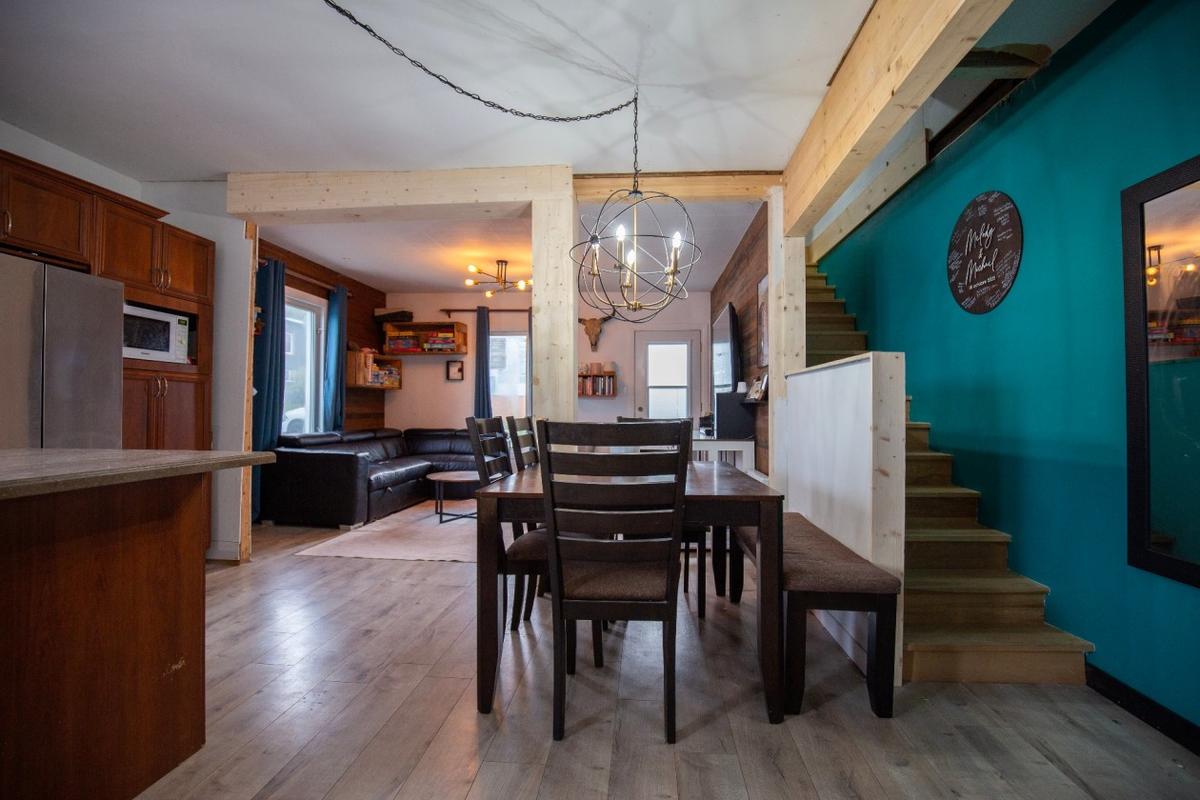 Salle à manger sous un autre angle