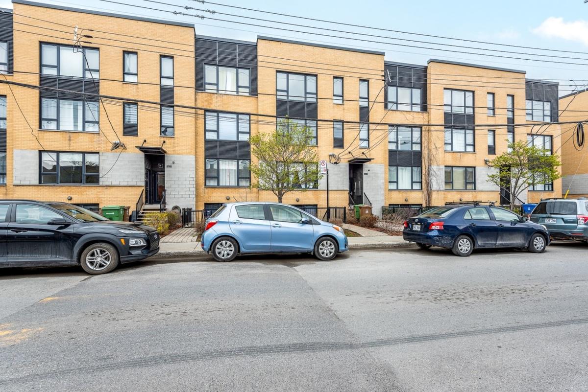 Façade du condo sur l'avenue Léonard-De Vinci