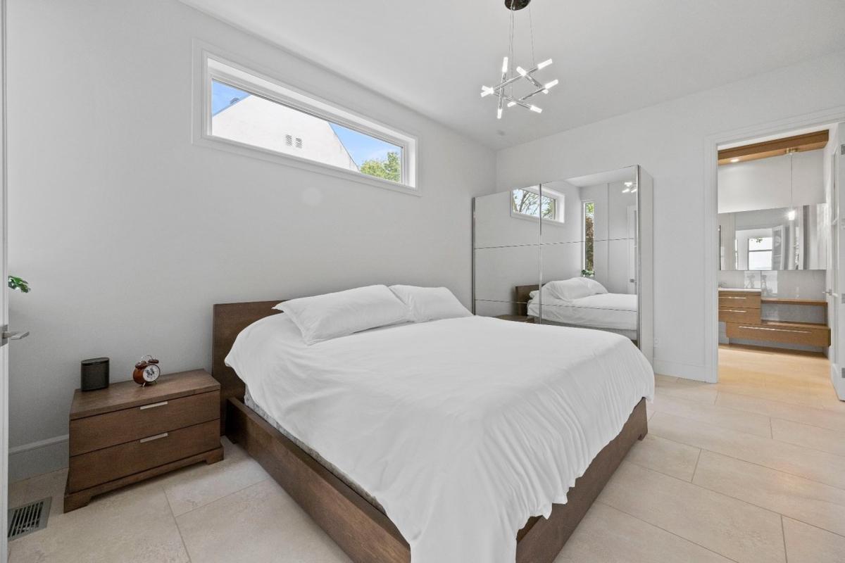 Chambre principale avec vue sur le fleuve