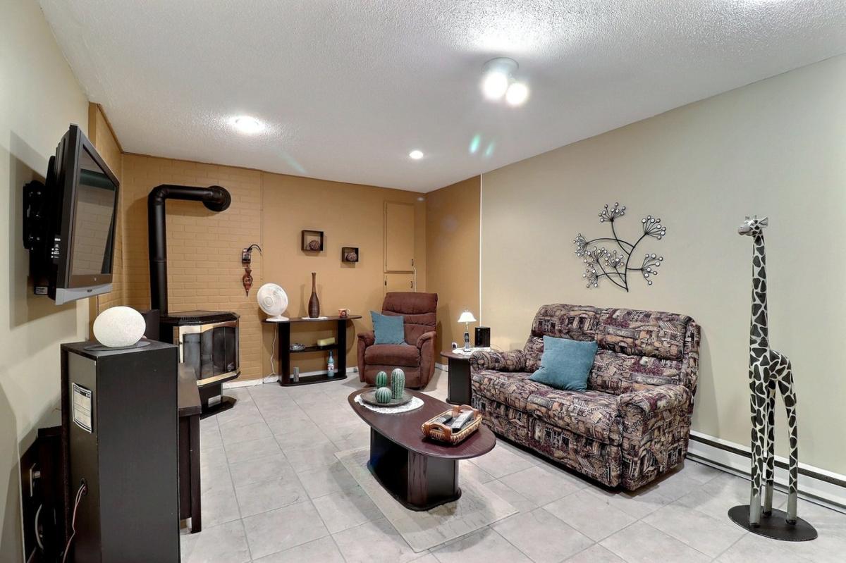 Salle familiale, autre angle