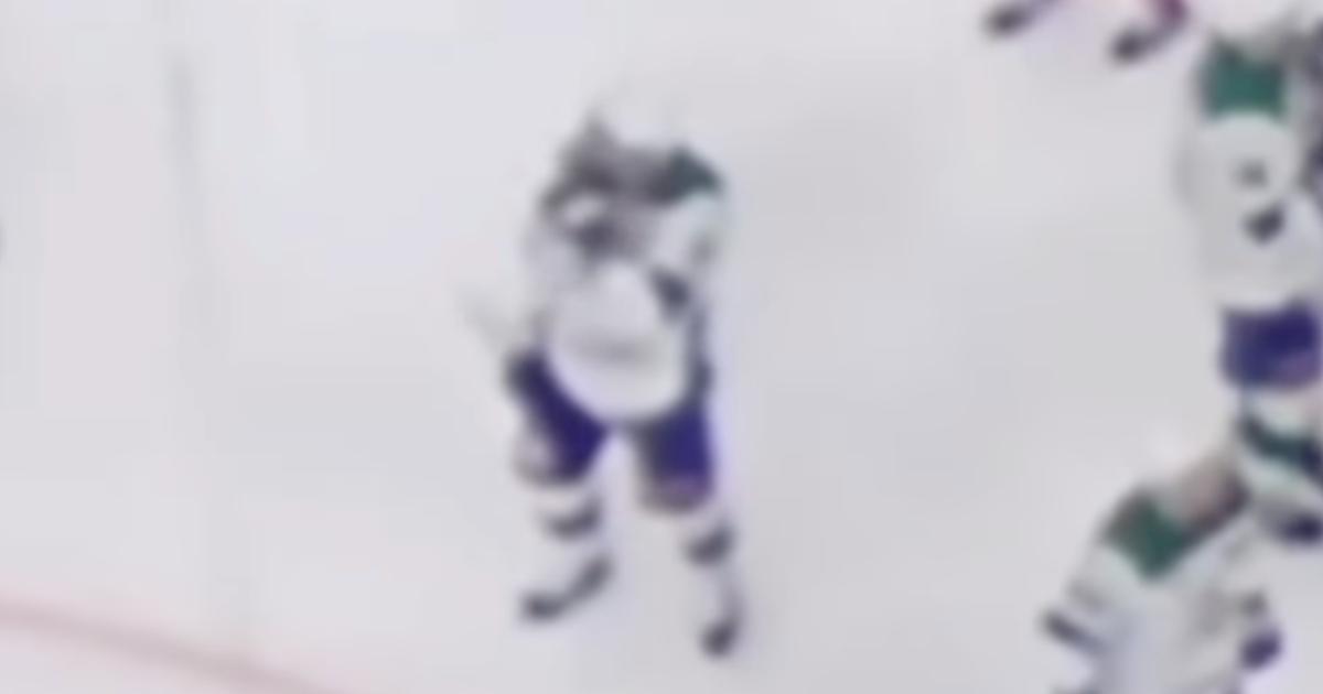 Evgeny Kuznetsov, making an “obscene gesture” towards Daniel Sprong in the KHL. 