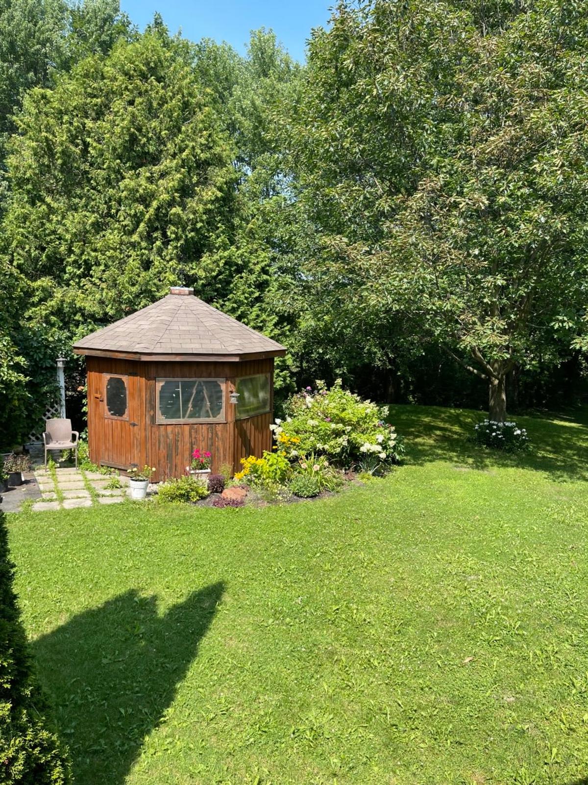 Approche de la maison et aménagement extérieur