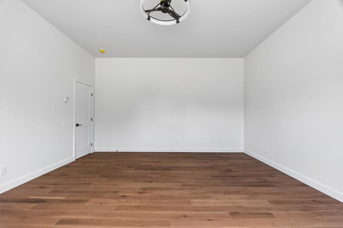 Vue complémentaire de la chambre principale