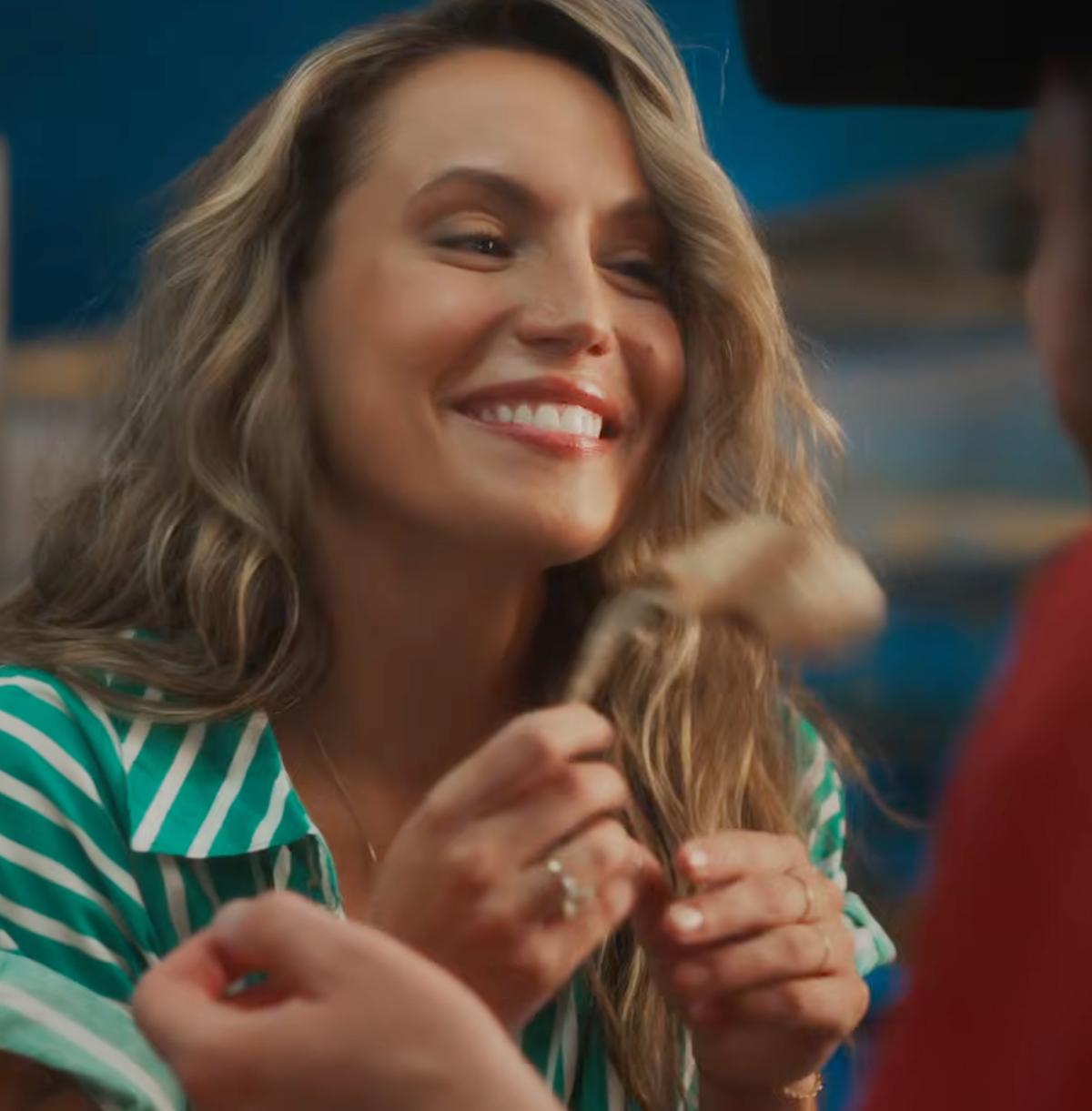 Géraldine Lamarche dans le nouveau clip de Matt Lang: Stoned On You