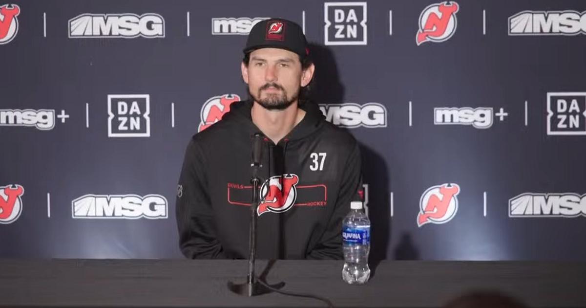 Connor Hellebuyck-Oct-24-Devils-Sitting
