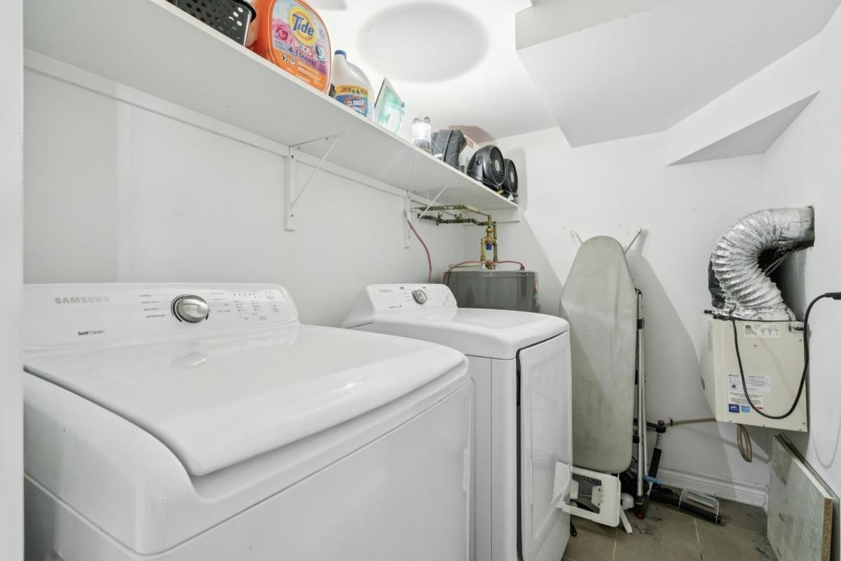 Salle de lavage bien aménagée