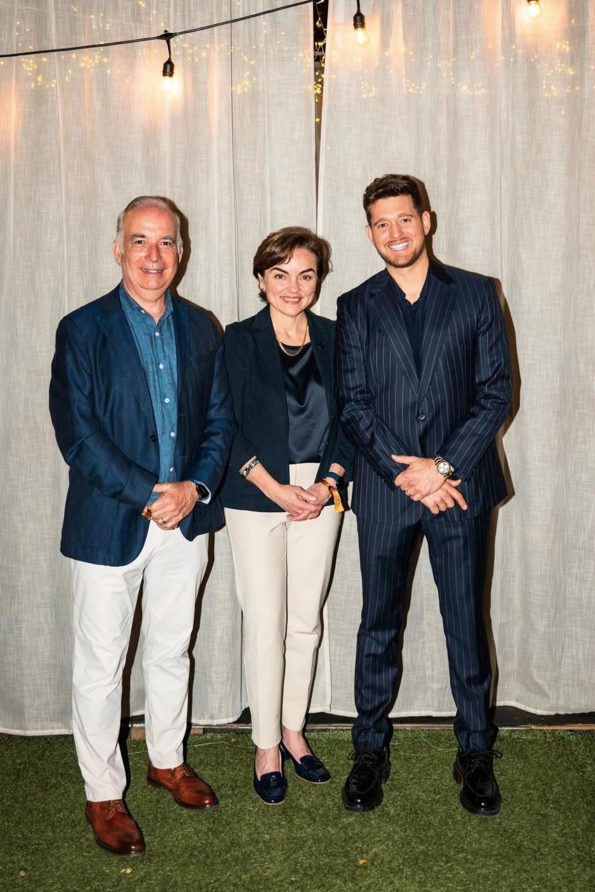 Christine Fréchette et Guy Nadeau en compagnie de Michael Bublé