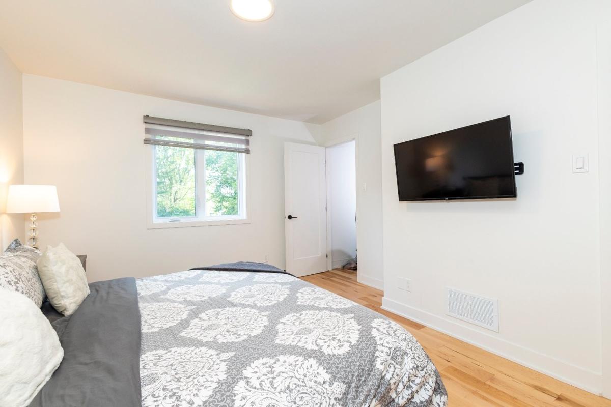 Espace de rangement dans la chambre principale