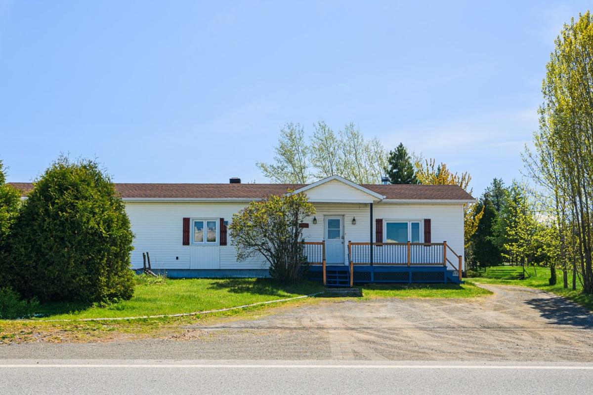 Façade de la propriété vue depuis la rue