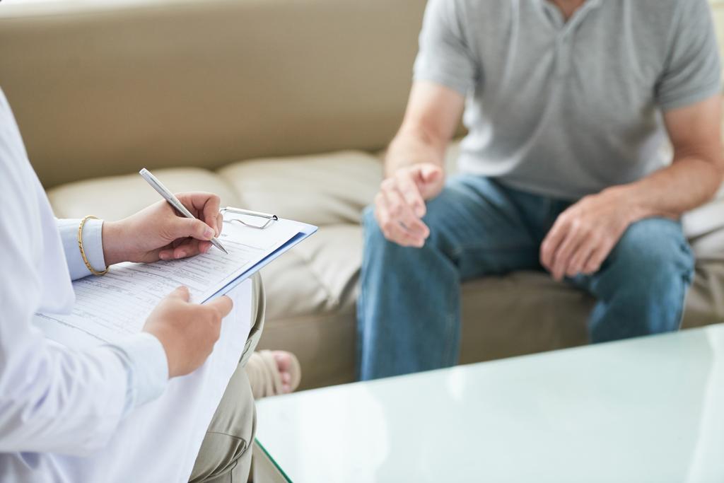 pressfoto - Freepik, psychiatre, docteur