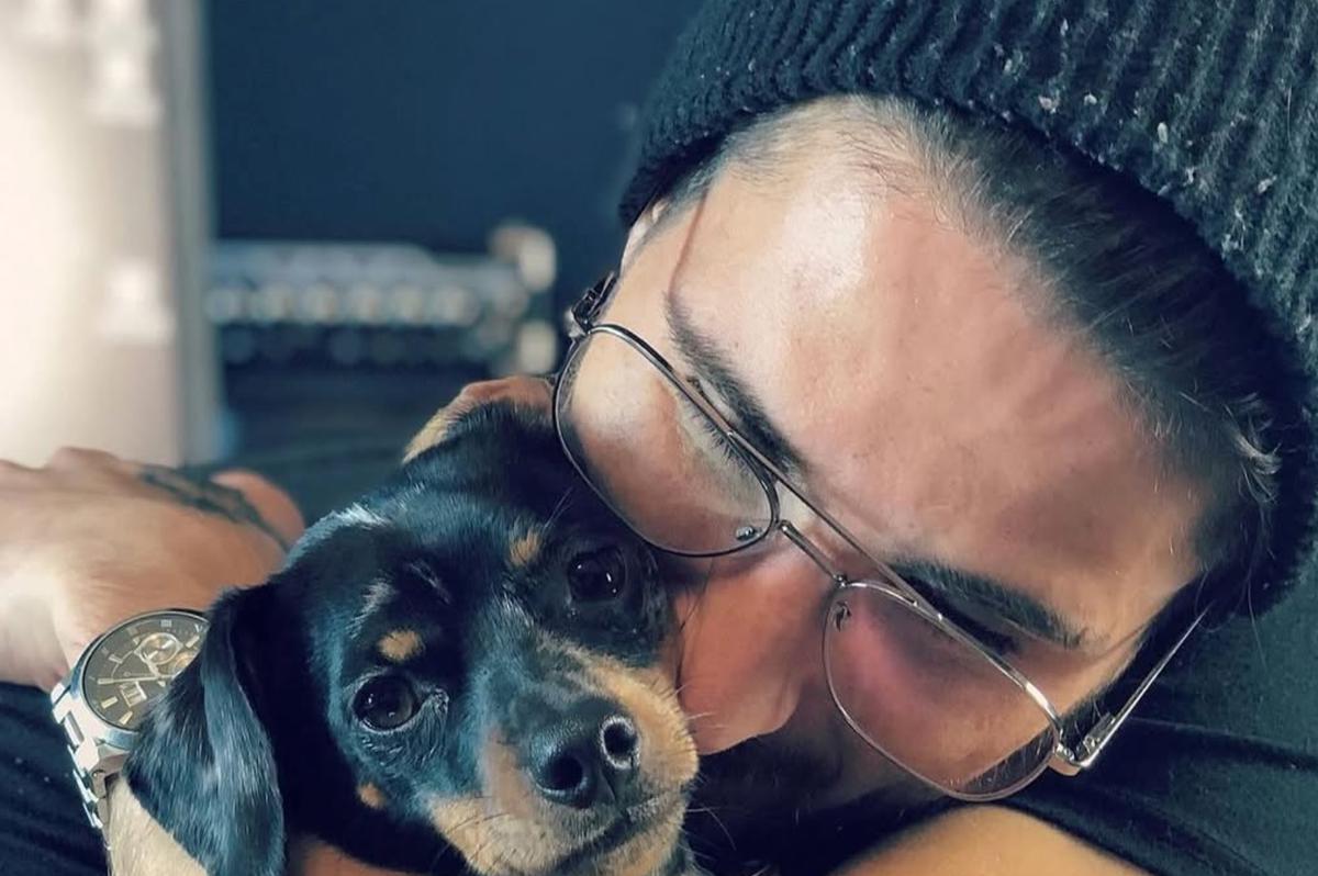 Kevin Bazinet et sa chienne Tinkerbell