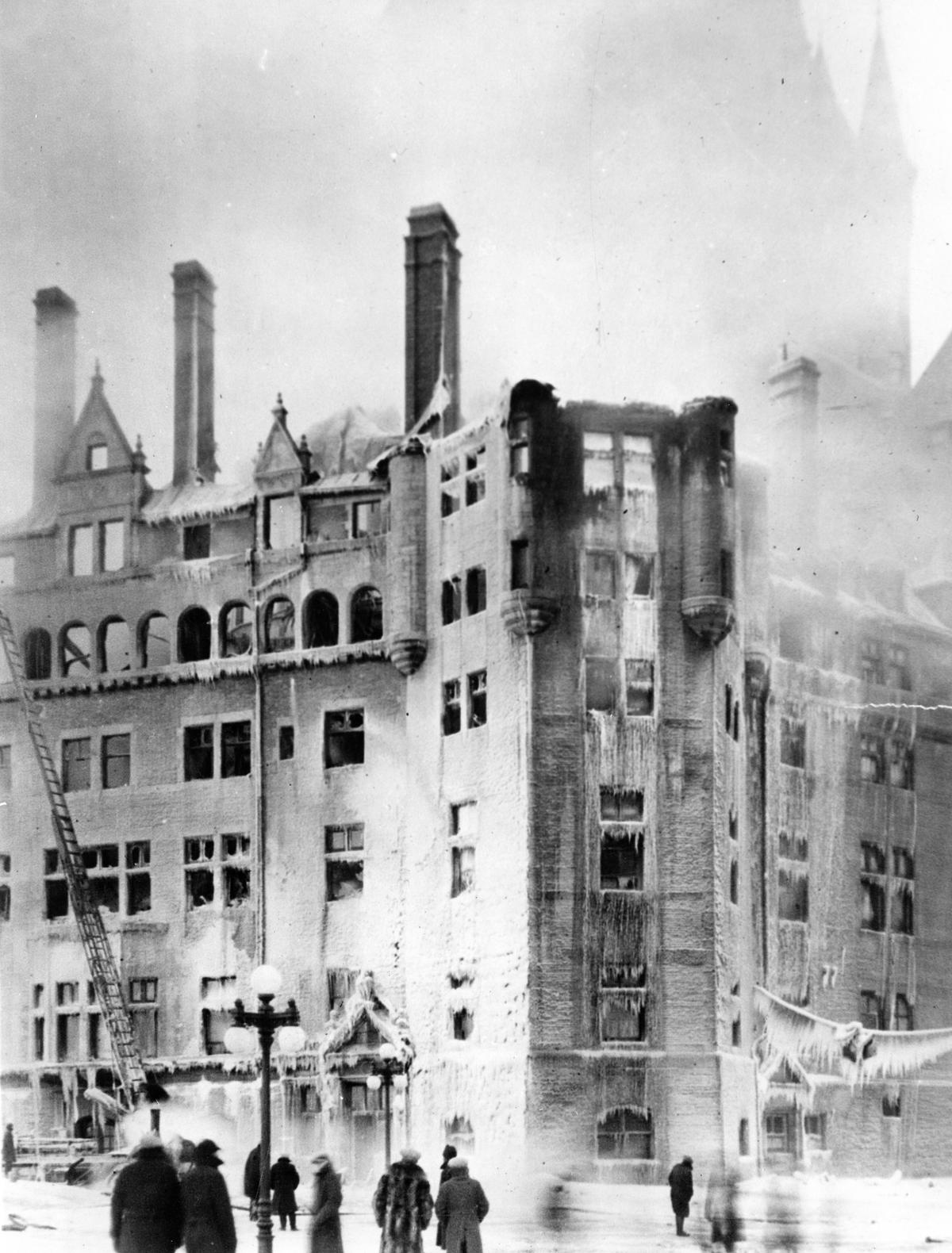 Château Frontenac en flammes en 1926