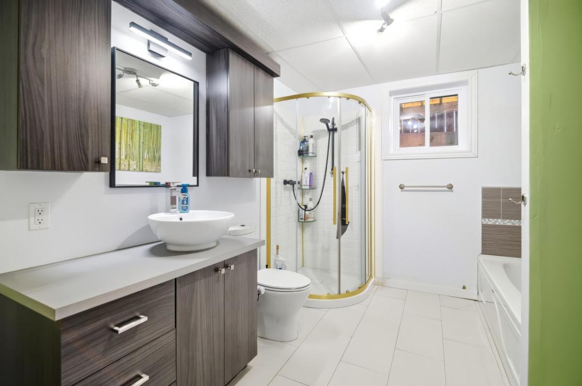 Détail salle de bain du sous-sol