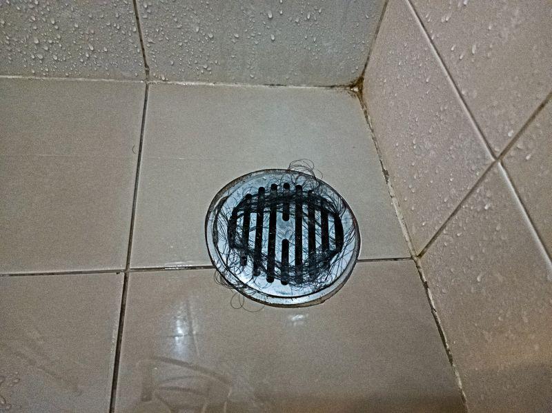 Witsanu Patipatamak - Vecteezy, drain de douche bouché