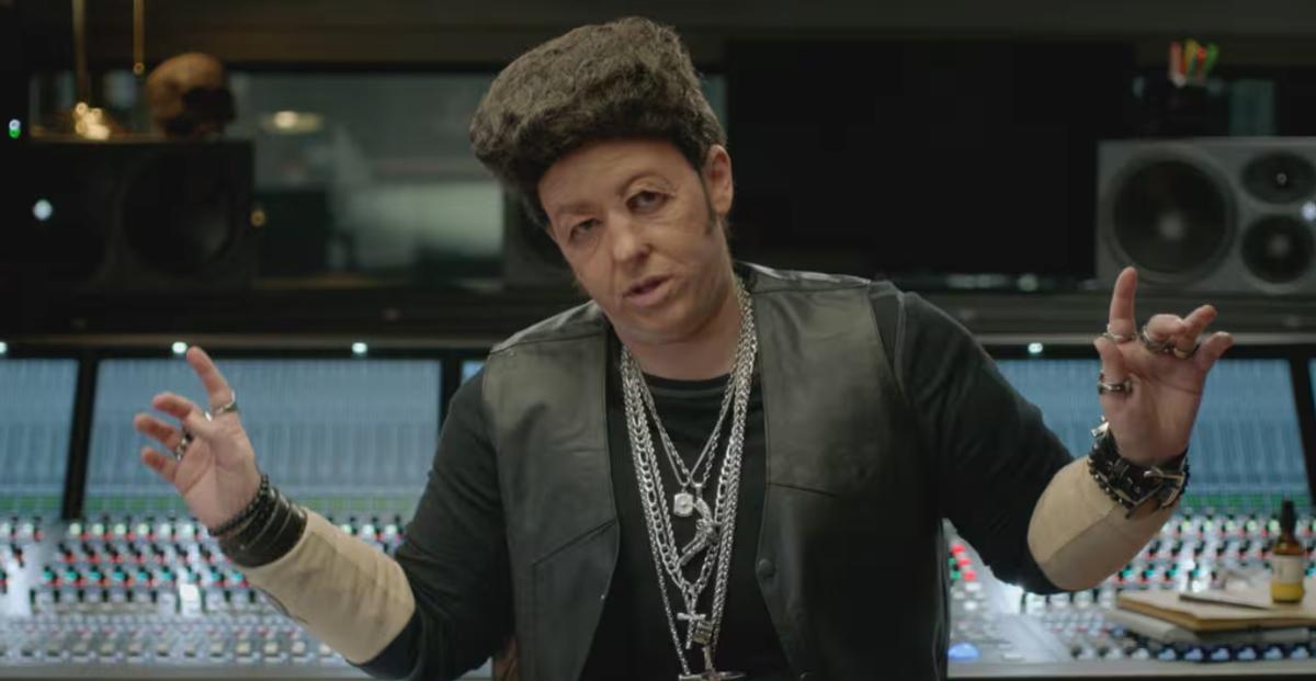 Virginie Fortin parodie Éric Lapointe au Bye Bye 2025