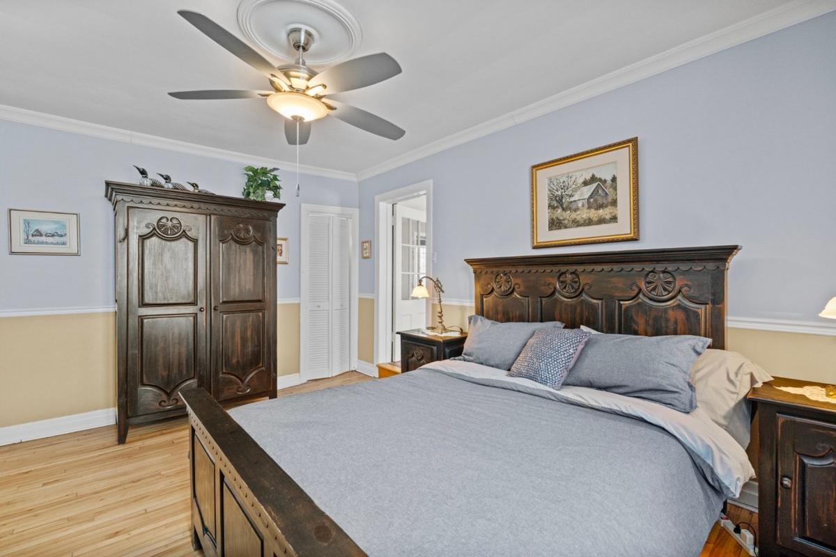 Autre angle de la chambre principale