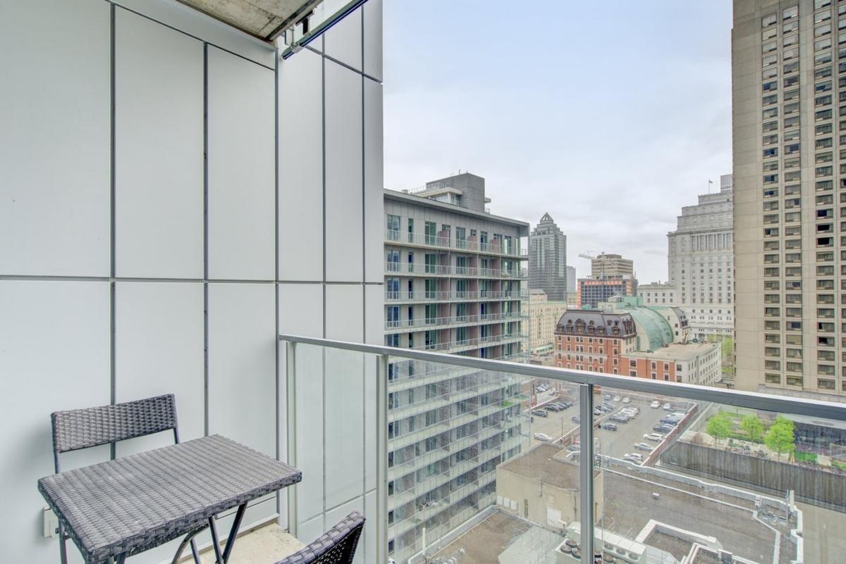 Balcon privé avec vue sur la ville