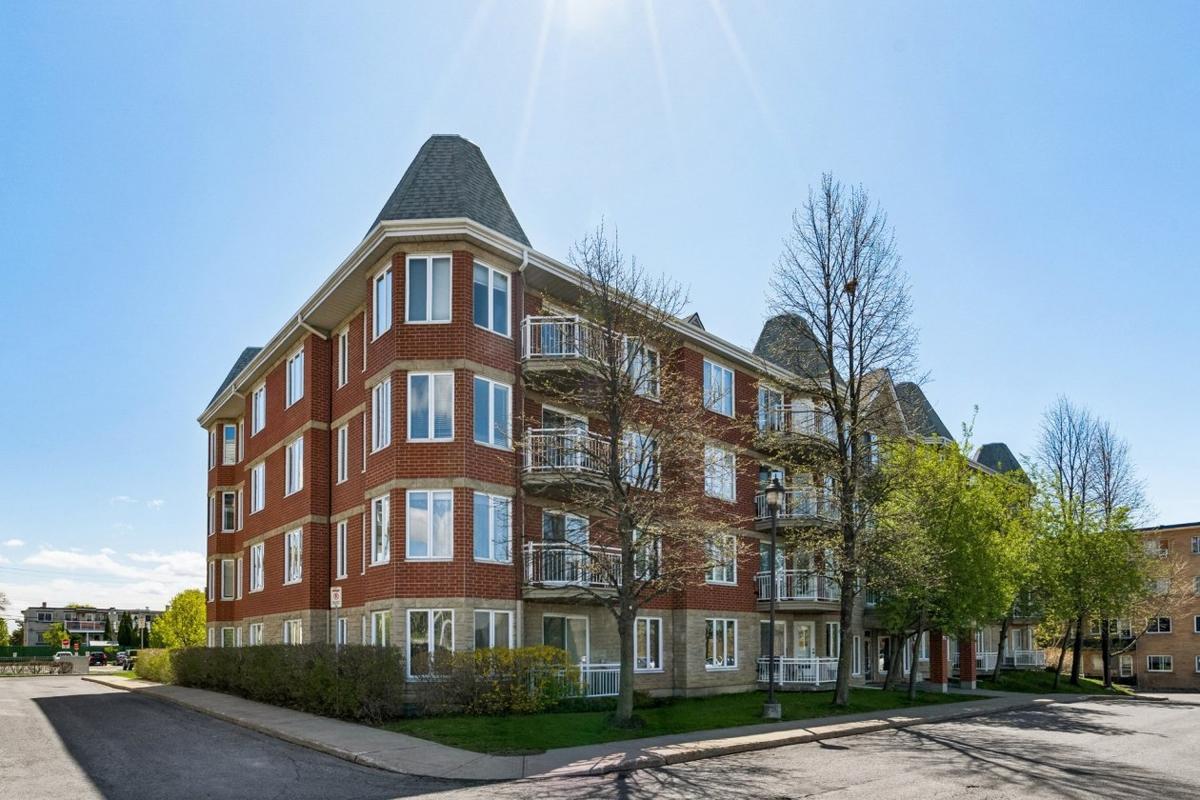 Façade de l'immeuble à Lachine