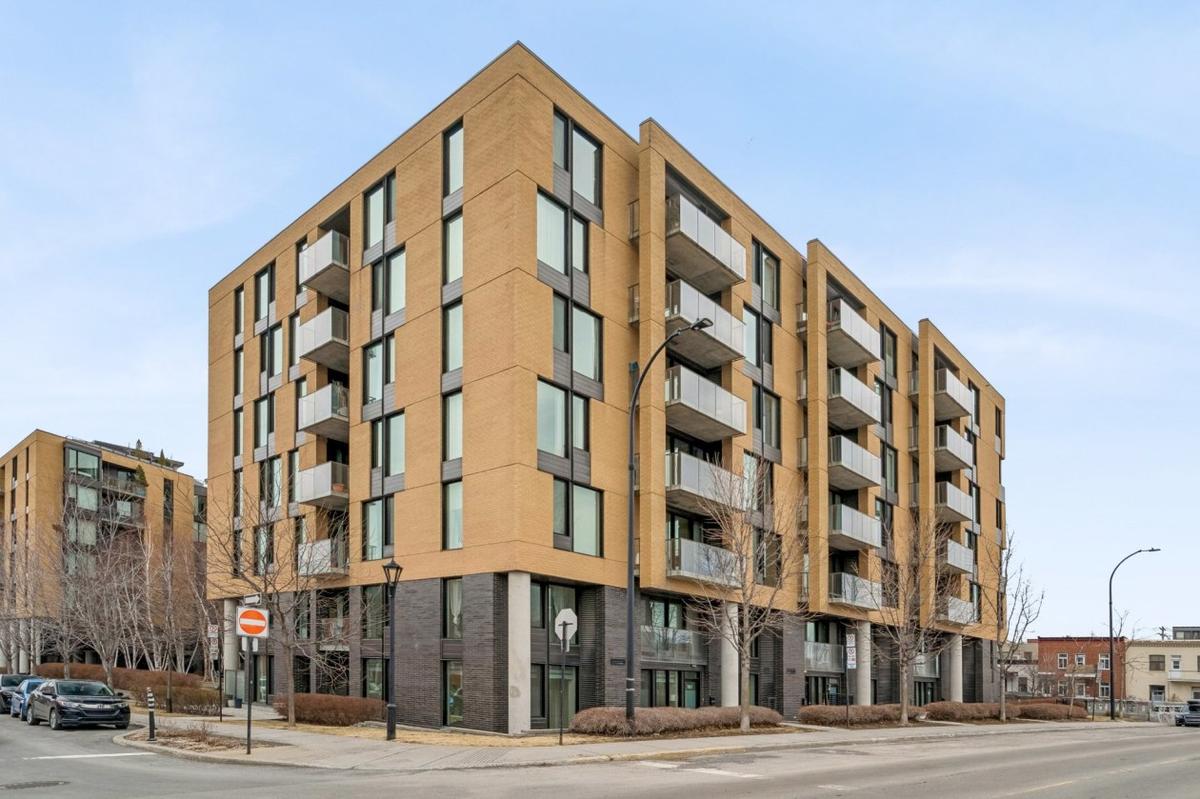 Façade du condo sur la rue des Carrières