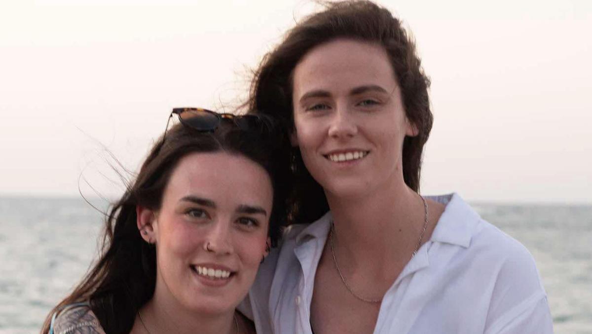 Sabrina et Mélanie de l'Amour est dans le pré