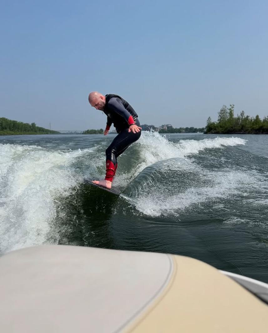 Daniel Corbin en Wakesurf