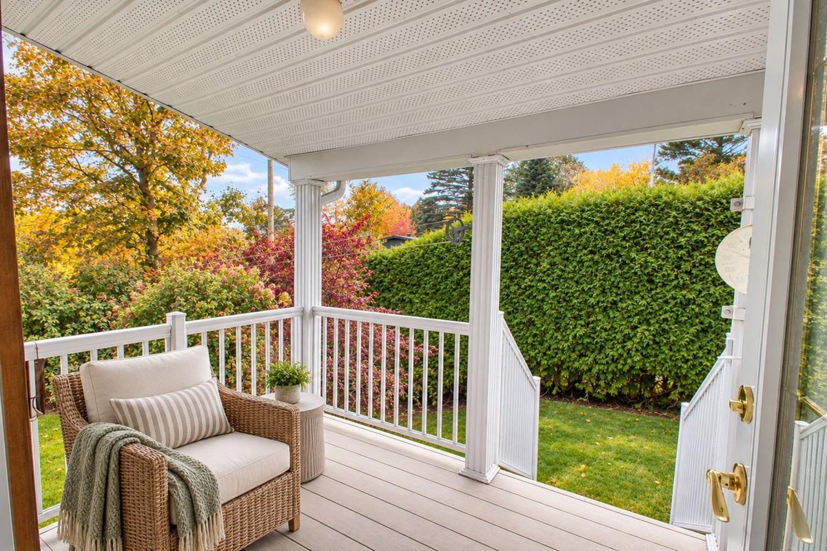 Balcon donnant sur la cour