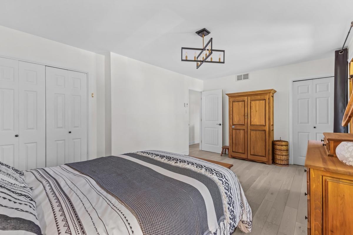 Autre vue de la chambre principale