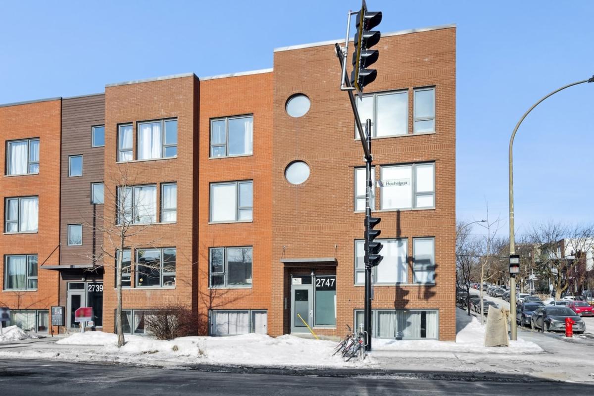 Façade de l'immeuble sur la rue Hochelaga