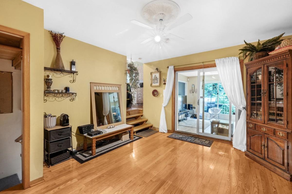 Salle familiale, autre perspective