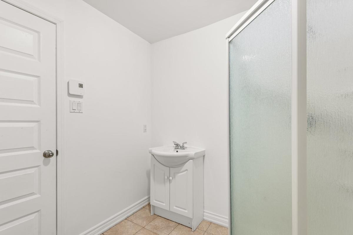 Détail de la salle de bain inférieure