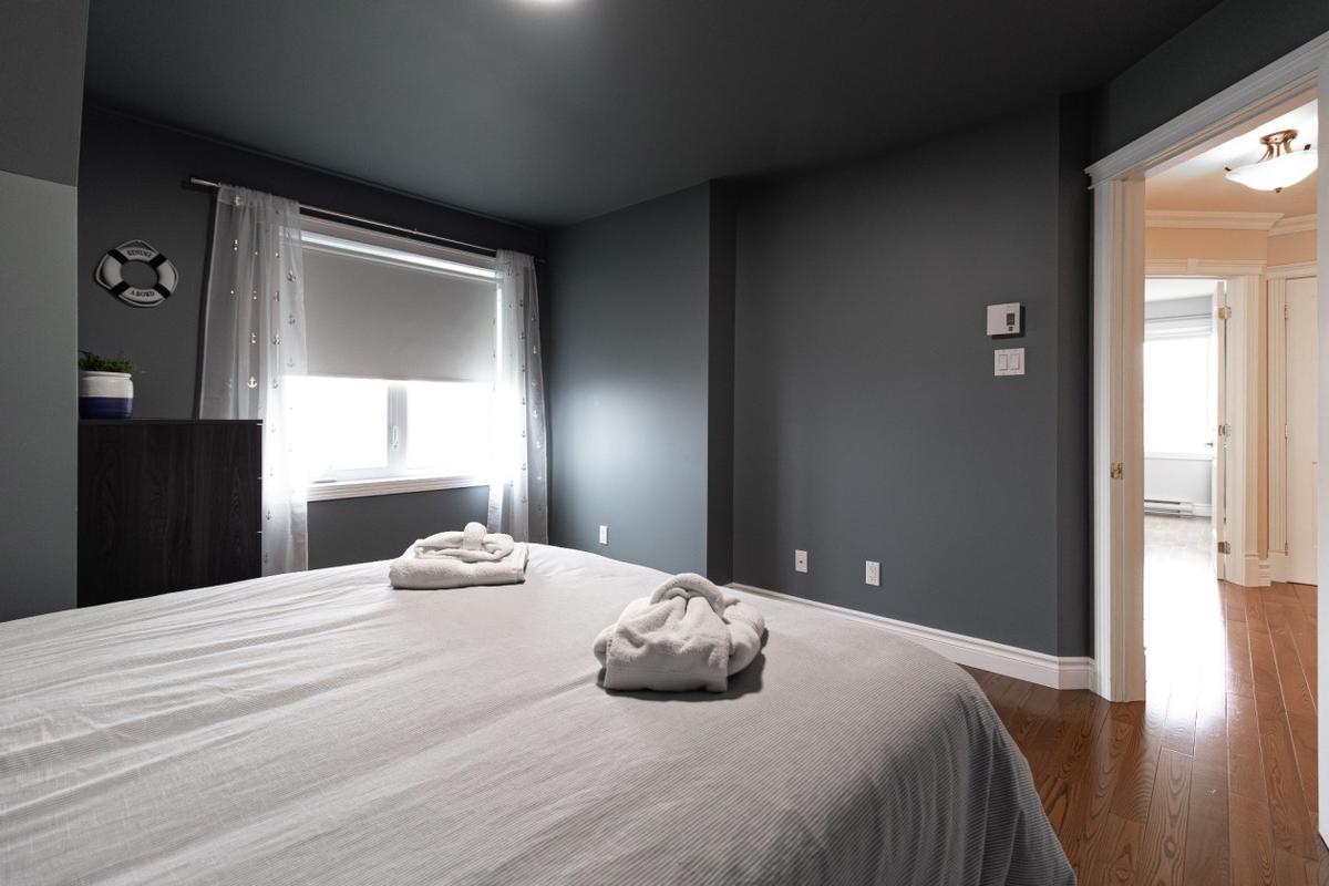 Chambre avec vue sur la cour